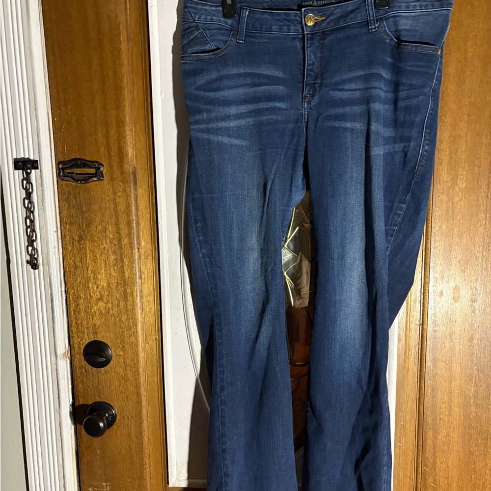 Rock & Republic Blue Jeans - Picture 6 of 13